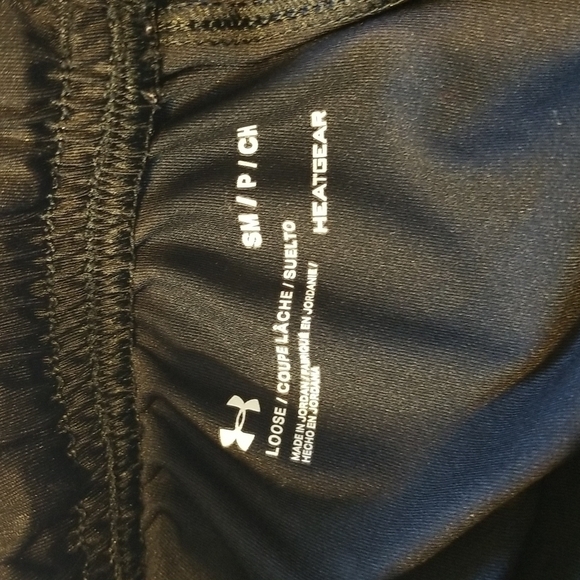 Under Armour Black/Grey Shorts Size Small - Picture 6 of 10